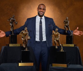 21世纪各大奖项回顾：詹姆斯囊括MVP、DPOY及最佳新秀殊荣